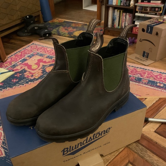 Blundstone Shoes - Blundstone Aussie boots chelsea - barely worn 8.5